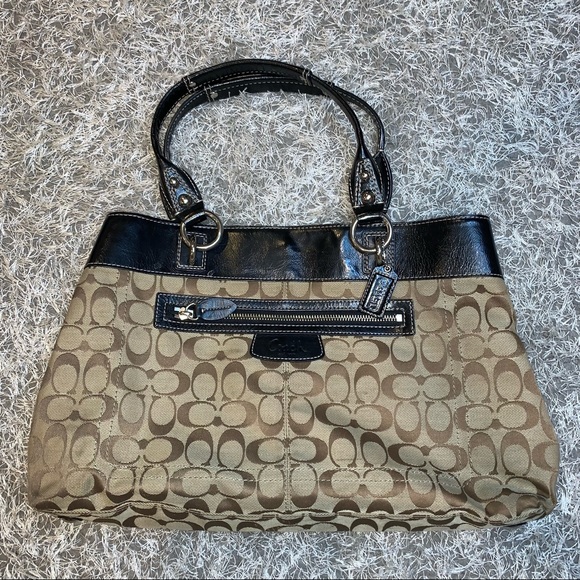 Coach Handbags - COACH Purse